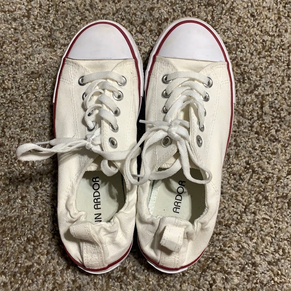 Converse like slide ons with elastic back